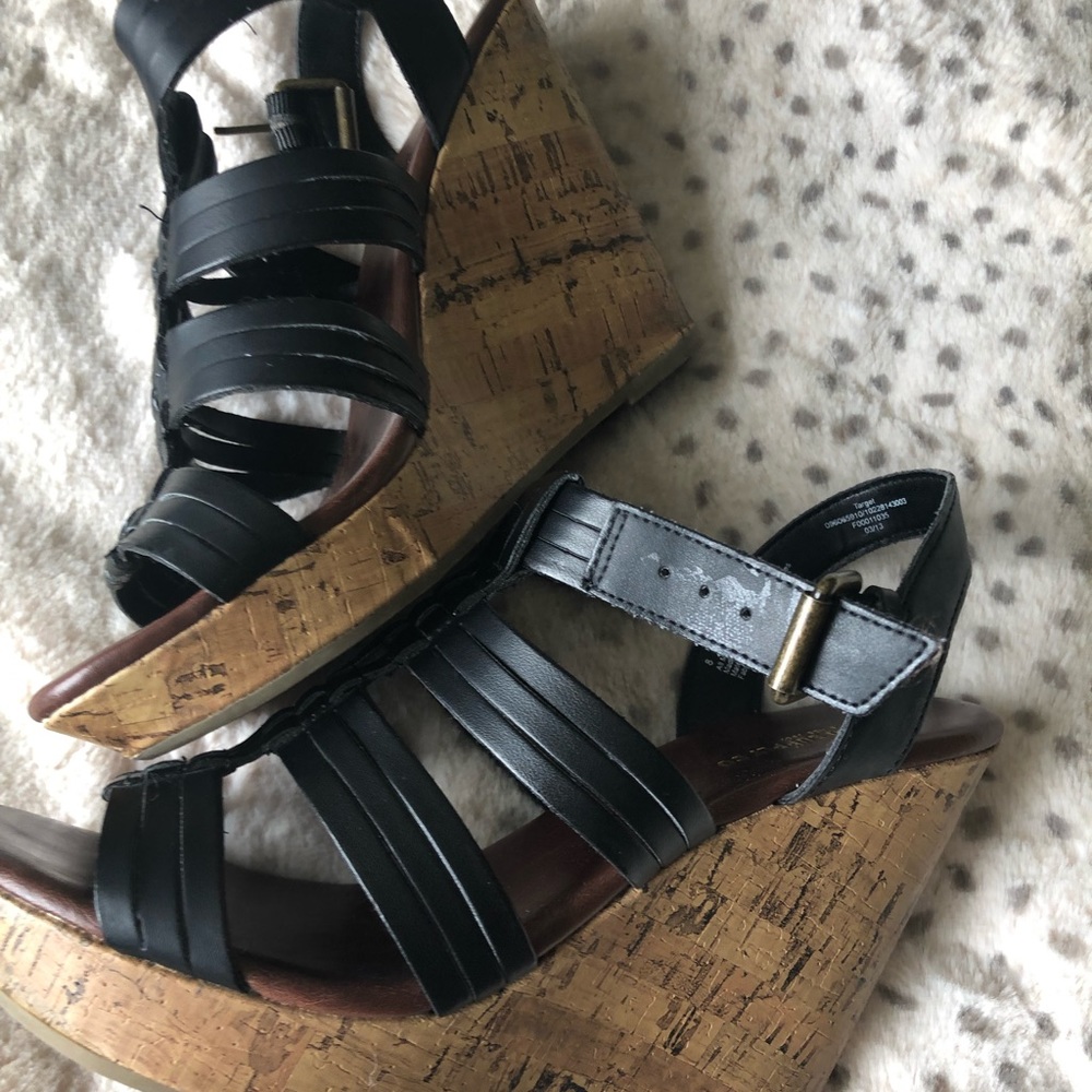 Mossimo Black strappy wedges